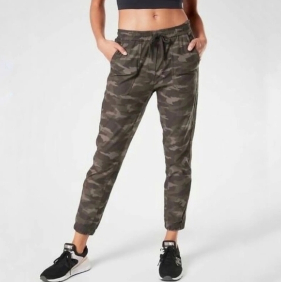 Athleta Pants - Athleta Farallon Green Camo Jogger Pants 6 2020